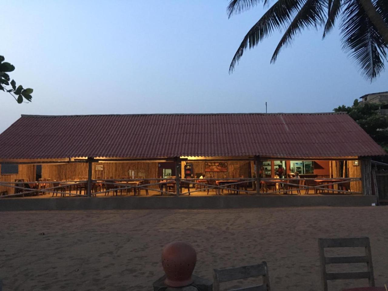 Case De Robinson Lome Exterior photo